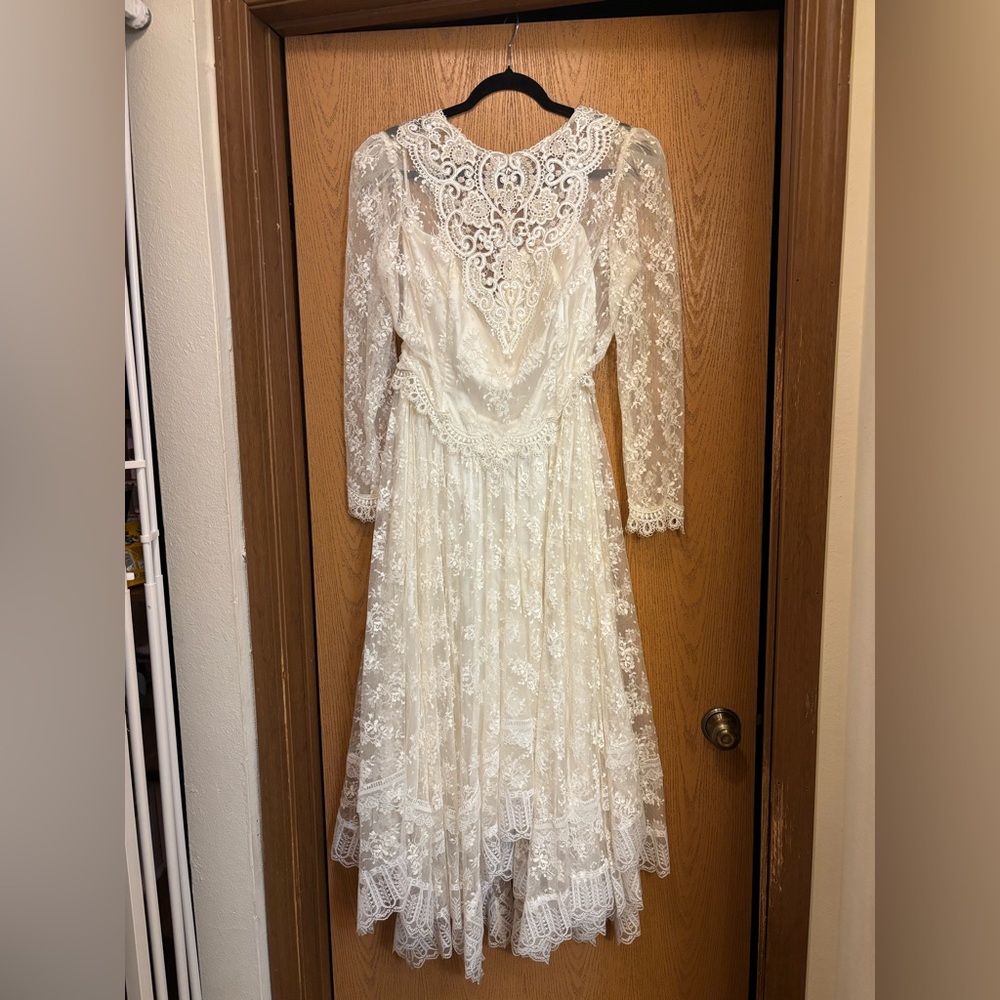 Jessica McClintock lace wedding dress gunne sax